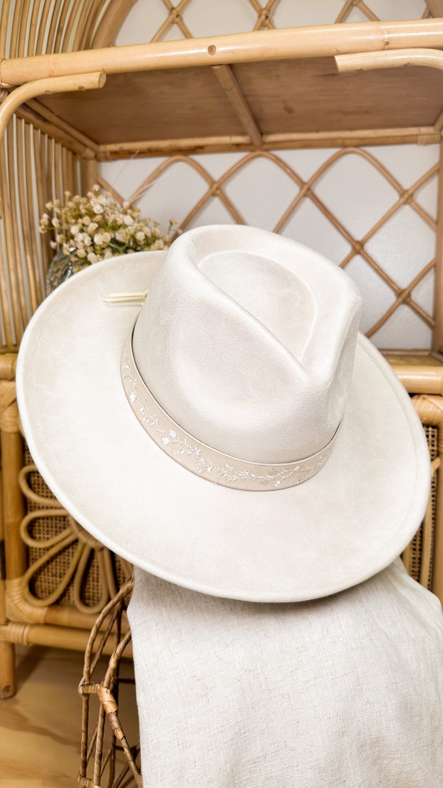 Embroidered Flower Strap Hat